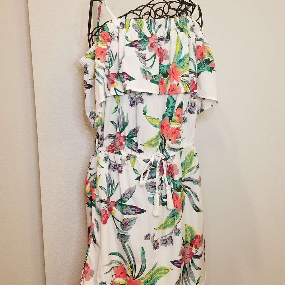 Off shoulder/on shoulder demi dress